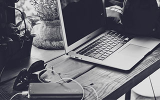 九游体育官方网站-迷你台球比赛：全民娱乐新潮流，小型台球